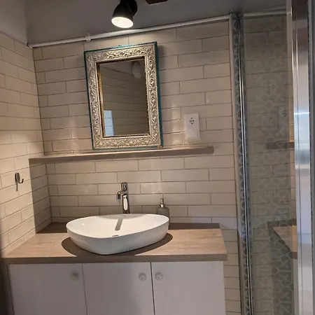 A Bejarat Vendeghaz アパート *