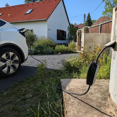 アパート A Bejarat Vendeghaz