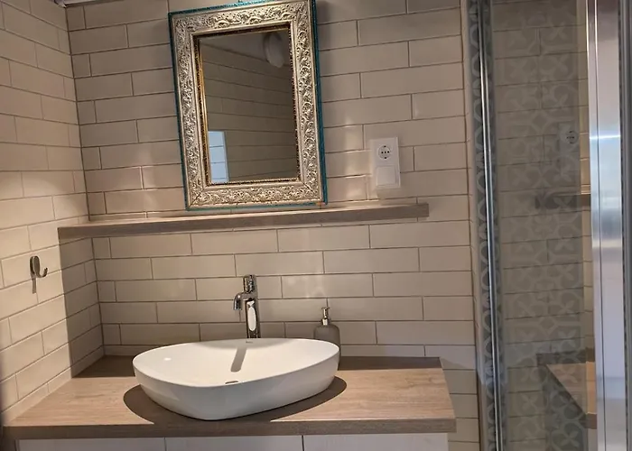 A Bejárat Apartman *