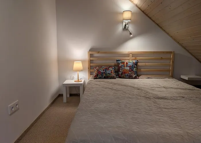 A Bejárat Apartman *